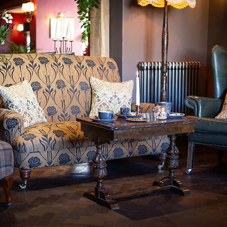 Bed and Breakfast The White Hart, Wroughton Свіндон Екстер'єр фото